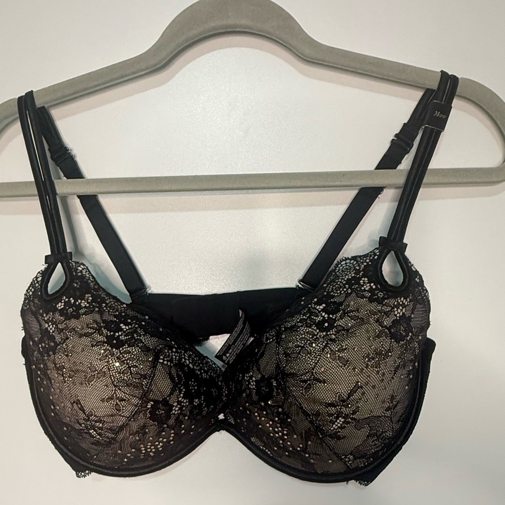 #620 VS Wired Padded Bra size 38DD